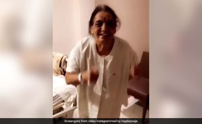 Viral Video: पोती का गाना बजते ही ठुमके लगाने लगी दादी, अस्पताल का भी न रहा ख्याल