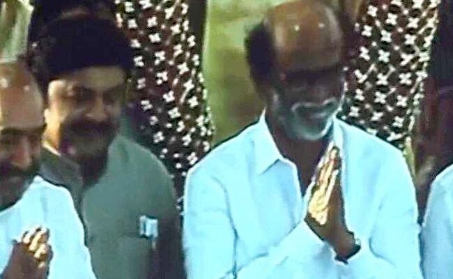 Neta Rajinikanth Inaugurates MGR Statue, To Deliver Debut Speech Soon