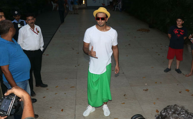 Ranveer Singh Wore This Green Skirt For A Reason. He Told Priyanka Chopra