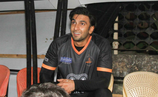 <i>Gully Boy</i> Ranveer Singh's Shoulder Injury May Disrupt Indian Premier League Plan
