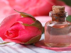 Here's How Rose Water Can Do Wonders For Your Eyes