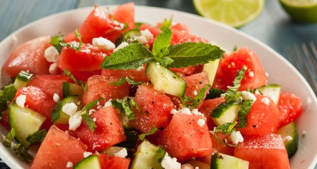 मैडीटेरियन तरबूज सलाद रेसिपी: Mediterranean watermelon salad Recipe in  Hindi | Mediterranean watermelon salad Banane Ki Vidhi