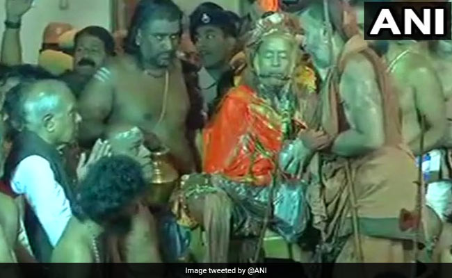 Devotees Allegedly Pushed Away During Kanchi Shankaracharya's Burial