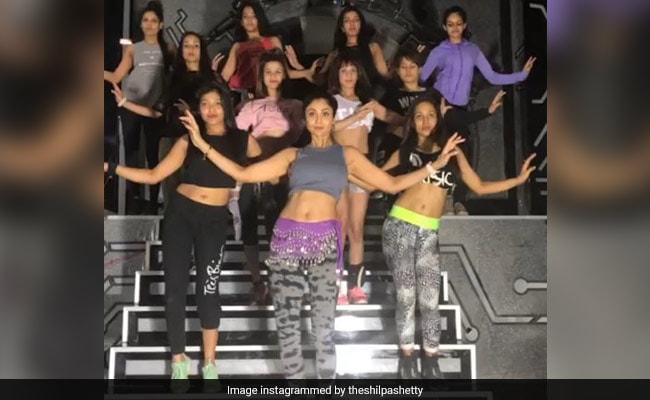 शिल्पा शेट्टी हंगामा बरपाने को तैयार, 'स्वैग से स्वागत' पर कर रही हैं Belly Dance