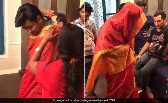 शादी के महीनेभर बाद साड़ी पहनने पर मजबूर हुआ यह टीवी एक्टर, Video Viral