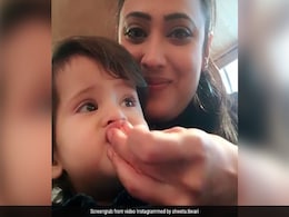 Viral Video: टीवी एक्ट्रेस श्वेता तिवारी का दिखा ये अनोखा अंदाज, फैन्स बोले- So Cute!!! Viral Video: टीवी एक्ट्रेस श्वेता तिवारी का दिखा ये अनोखा अंदाज, फैन्स बोले- So Cute!!!