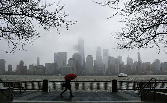 Commuters Affected As Second Snow Storm Hits New York, Surrounding States