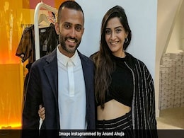 सोनम कपूर और आंनद अहूजा की शादी होने की अफवाह फिर से हुई ट्रेंड सोनम कपूर और आंनद अहूजा की शादी होने की अफवाह फिर से हुई ट्रेंड