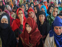 Tricked Into Attending Sri Sri Ravishankar's Event In Srinagar, Allege Locals Tricked Into Attending Sri Sri Ravishankar's Event In Srinagar, Allege Locals