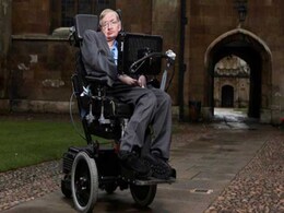 Stephen Hawking: डॉक्टरों ने दी थी 2 साल की डेडलाइन लेकिन जिए 50 साल, जानें क्या थी ये बीमारी Stephen Hawking: डॉक्टरों ने दी थी 2 साल की डेडलाइन लेकिन जिए 50 साल, जानें क्या थी ये बीमारी
