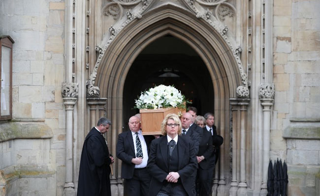 With White 'Universe' Lilies, Stephen Hawking Gets His Final Farewell In UK