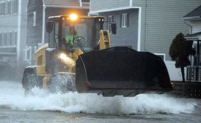 7 Dead, Streets Flooded, Cities Paralyzed By Massive US East Coast Storm