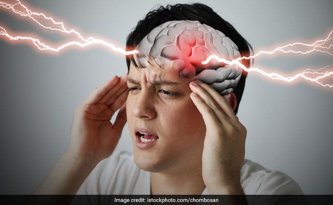 Brain Stroke: भारत में मौत का दूसरा बड़ा कारण है ब्रेन स्ट्रोक, हर साल आते हैं 1.85 लाख मामले