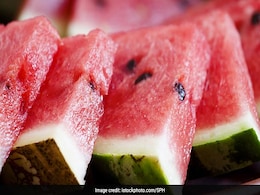 कैसे रखें गर्मियों में बॉडी टेंपरेचर को मेंटेन? चिलचिलाती धूप में भी महसूस नहीं होगी गर्मी, ये रहे 7 कूलिंग फूड्स कैसे रखें गर्मियों में बॉडी टेंपरेचर को मेंटेन? चिलचिलाती धूप में भी महसूस नहीं होगी गर्मी, ये रहे 7 कूलिंग फूड्स