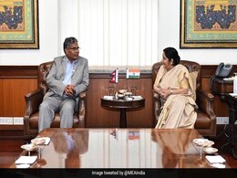 Sushma Swaraj Meets Nepal's Commerce Minister, Ways To Boost Trade Discussed Sushma Swaraj Meets Nepal's Commerce Minister, Ways To Boost Trade Discussed