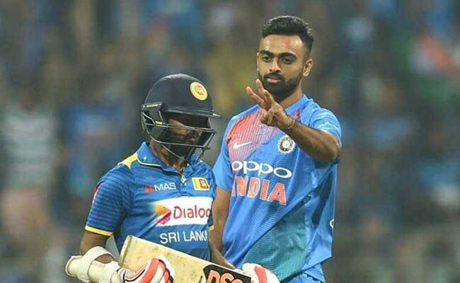 IND vs SL Live: श्रीलंका का पांचवां विकेट गिरा, उपुल थरंगा बने चहल के शिकार