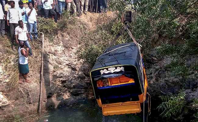 Auto Rickshaw Falls Into Well Killing 10 In Telangana