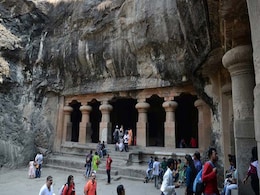 गैर-हिंदुओं के लिए खुला इस कृष्ण मंदिर का भोजन स्थल, पैंट-कमीज पर भी हटा BAN गैर-हिंदुओं के लिए खुला इस कृष्ण मंदिर का भोजन स्थल, पैंट-कमीज पर भी हटा BAN