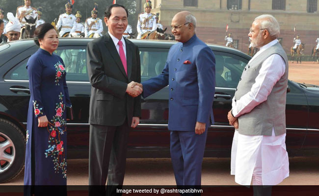 वियतनाम के राष्ट्रपति त्रान दाई क्वांग का दिल्ली में स्वागत, कई समझौतों पर हस्ताक्षर होने की उम्मीद