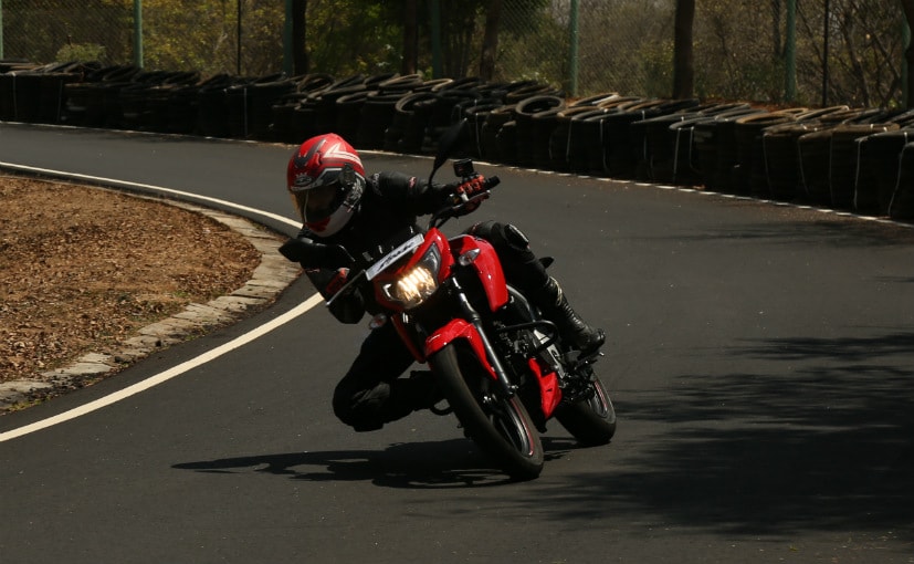 18 Tvs Apache Rtr 160 4v First Ride Review Carandbike