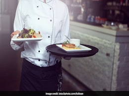 रेस्तरां में सैंडविच देरी से देने पर ग्राहक ने खोया आपा, वेटर को मारी गोली रेस्तरां में सैंडविच देरी से देने पर ग्राहक ने खोया आपा, वेटर को मारी गोली