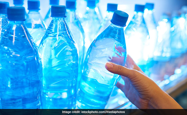 प्लास्टिक की बॉटल में पानी पीते हैं तो सावधान, ये है बीमारी को बुलावा