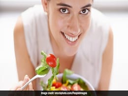 International Women's Day 2020: कैसे हुई अंतरराष्ट्रीय महिला दिवस की शुरुआत? 8 मार्च को मनाने का कारण, बेहतर स्वास्थ्य के लिए इन चीजों को खाना न भूलें! International Women's Day 2020: कैसे हुई अंतरराष्ट्रीय महिला दिवस की शुरुआत? 8 मार्च को मनाने का कारण, बेहतर स्वास्थ्य के लिए इन चीजों को खाना न भूलें!