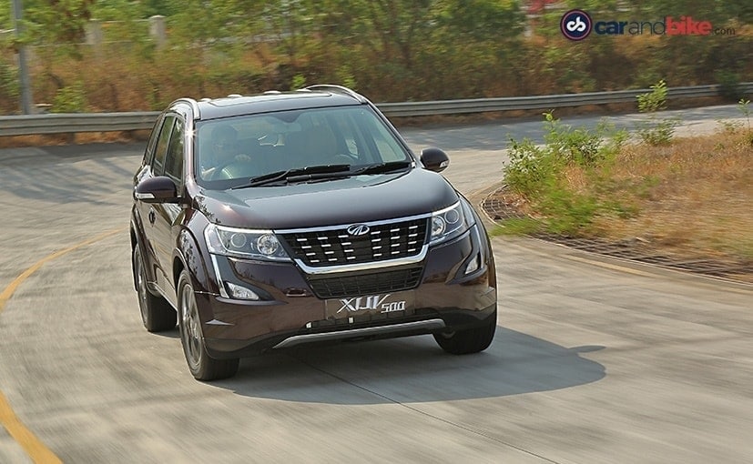 The Mahindra XUV500 automatic commands a premium by up to Rs. 1.23 lakh over the manual