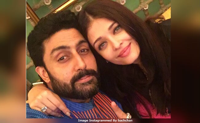 इस फिल्म के लिए ऐश्वर्या राय ने अभिषेक बच्चन के लिए सिला था कंबल, 60 डिग्री टेम्प्रेचर में पहन एक्टर ने की थी शूटिंग इस फिल्म के लिए ऐश्वर्या राय ने अभिषेक बच्चन के लिए सिला था कंबल, 60 डिग्री टेम्प्रेचर में पहन एक्टर ने की थी शूटिंग