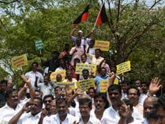 Cauvery Issue: DMK Steps Up Protests, Blocks Roads In Chennai, 200 Detained