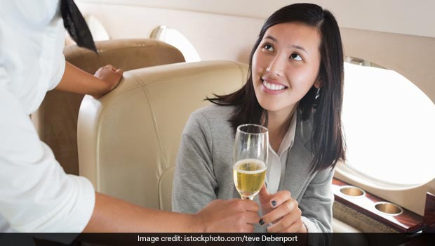 Here's Why You Should Never Drink Alcohol While On A Flight