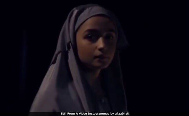 Raazi Teaser: Alia Bhatt Makes A Secret Phone Call. Expect Something ...