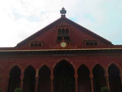 अलीगढ़ मुस्लिम यूनिवर्सिटी के दो छात्रों का निलंबन रद्द किया गया