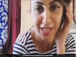 ‘फलक तक चल साथ मेरे’ पर अर्शी खान ने किया डांस, एक्सप्रेशंस देखकर कह बैठेंगे OMG! ‘फलक तक चल साथ मेरे’ पर अर्शी खान ने किया डांस, एक्सप्रेशंस देखकर कह बैठेंगे OMG!