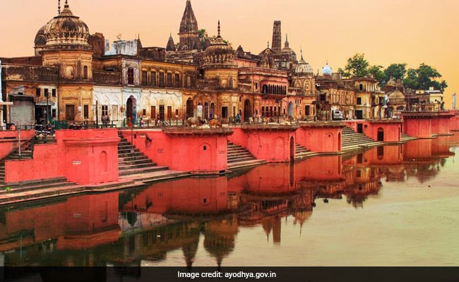 Ayodhya Case: सुनवाई पूरी होने के बाद अयोध्या में बढ़ी सुरक्षा, पुलिस ने किया फ्लैग मार्च, चप्पे-चप्पे पर जवान तैनात