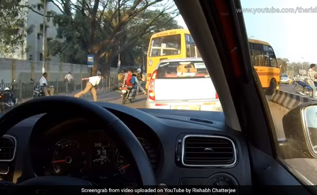 Bengaluru Cop Throws Shoe At Bikers For Not Wearing Helmets. Video Is Viral