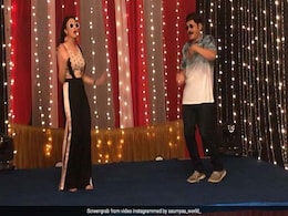 भाबी जी घर पर हैं: गोरी मेम ने तिवारी को मारी अंखियों से गोली, Video Viral भाबी जी घर पर हैं: गोरी मेम ने तिवारी को मारी अंखियों से गोली, Video Viral