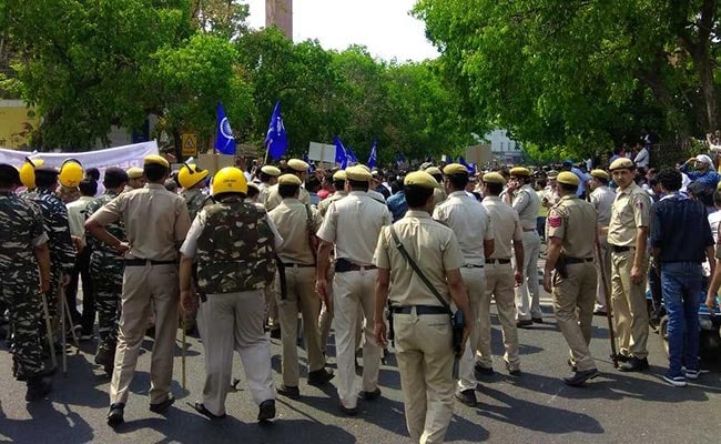 Massive Jams In Heart Of Delhi As Dalit Protesters Take Out March