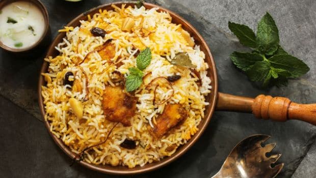 Make This Low-Carb, Low-Cal Chicken Biryani With Cauliflower Rice For A Healthy Diet