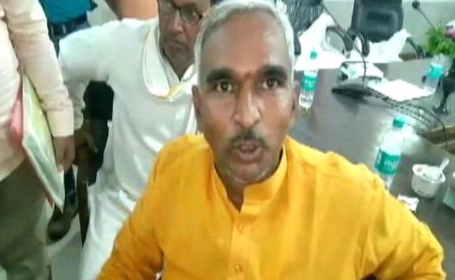 बीजेपी विधायक का अजीबोग़रीब बयान, कहा-डॉन मुन्ना बजरंगी की हत्या ईश्वर ने करवाई...