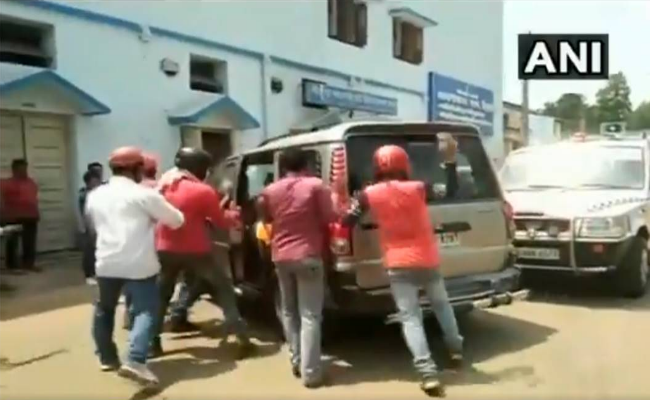 BJP Leader Thrashed, Car Attacked In Bengal Over Panchayat Nominations. Video Goes Viral