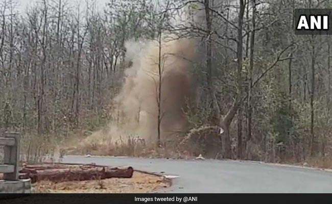 2 Security Personnel Killed, 6 Injured In Maoist Bomb Attack In Chhattisgarh