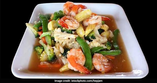 broccoli salad prawns