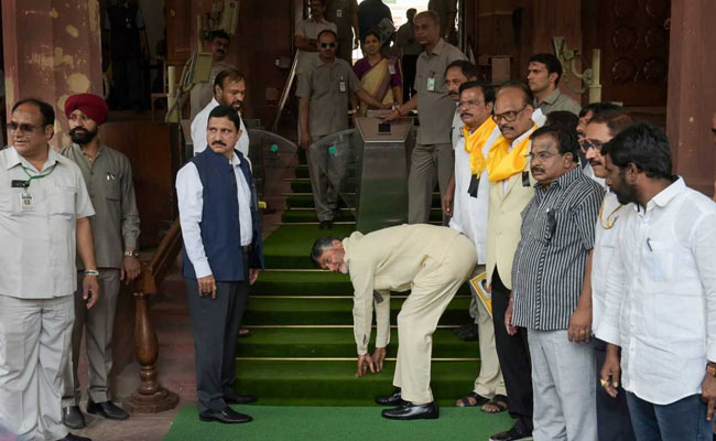 Chandrababu Naidu, Fighting For Andhra 'Special Status', Spends Day In Parliament