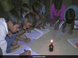 देश भर में बिजली की जगमग का ऐलान, ढोंढन गांव के लोगों ने बल्ब नहीं देखा! देश भर में बिजली की जगमग का ऐलान, ढोंढन गांव के लोगों ने बल्ब नहीं देखा!