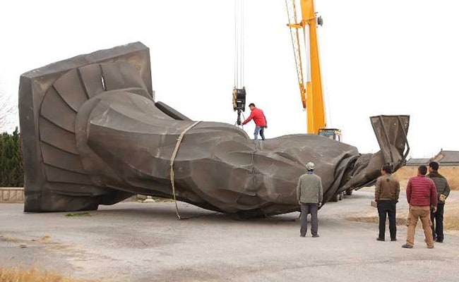 Wind Topples 6-Tonne Statue Of China's First Emperor