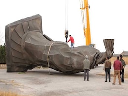 Wind Topples 6-Tonne Statue Of China's First Emperor Wind Topples 6-Tonne Statue Of China's First Emperor