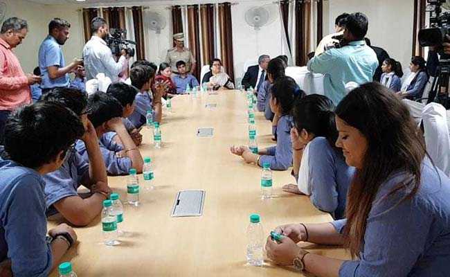 रेप के मामलों को लेकर बच्चों ने हाईकोर्ट की चीफ जस्टिस से पूछा सवाल