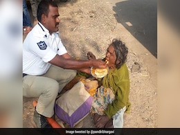 Hyderabad Cop Wins Twitter With Heartwarming Gesture For Homeless Woman Hyderabad Cop Wins Twitter With Heartwarming Gesture For Homeless Woman