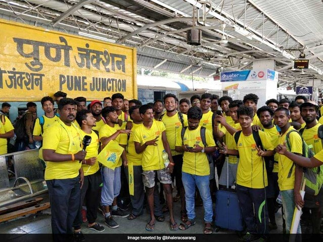Chennai Super Kings Imran Tahir Gets Emotional As Whistle Podu Express Reaches Pune